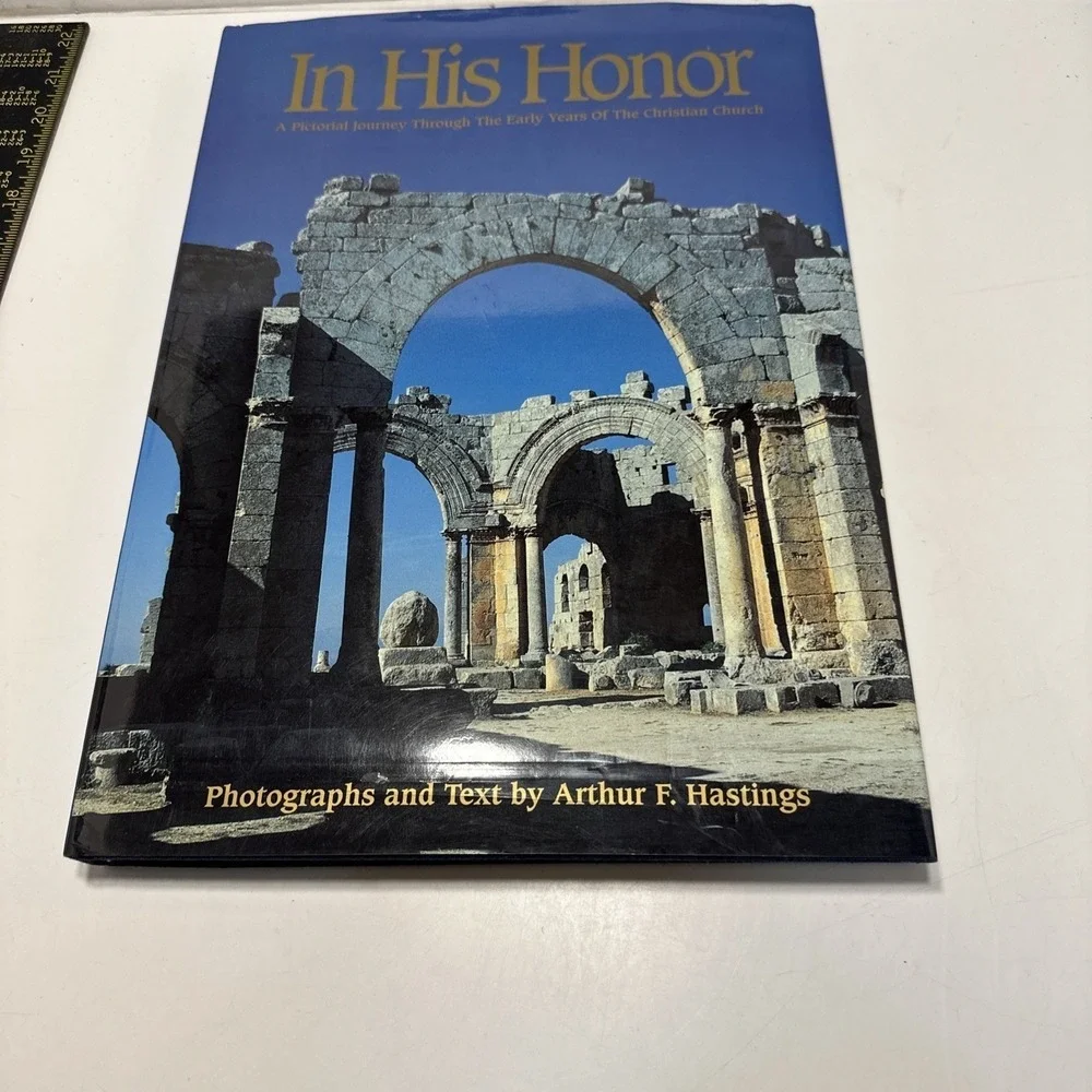 In His Honor Early Years Christian Church Pictorial 1994 HC DJ Coffee Table Book